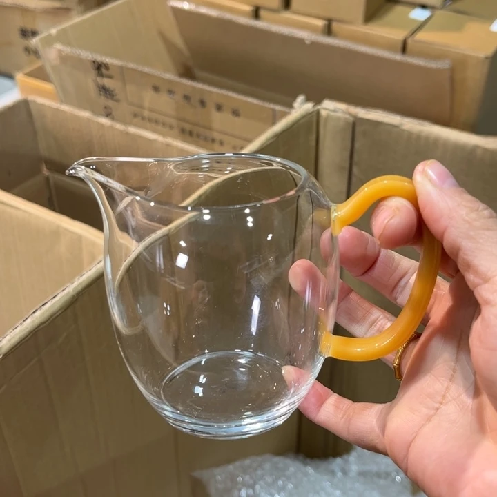 公杯。