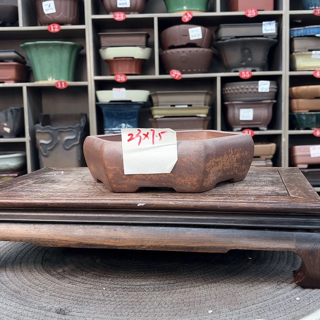 紫砂花盆紫砂的颜色很好看