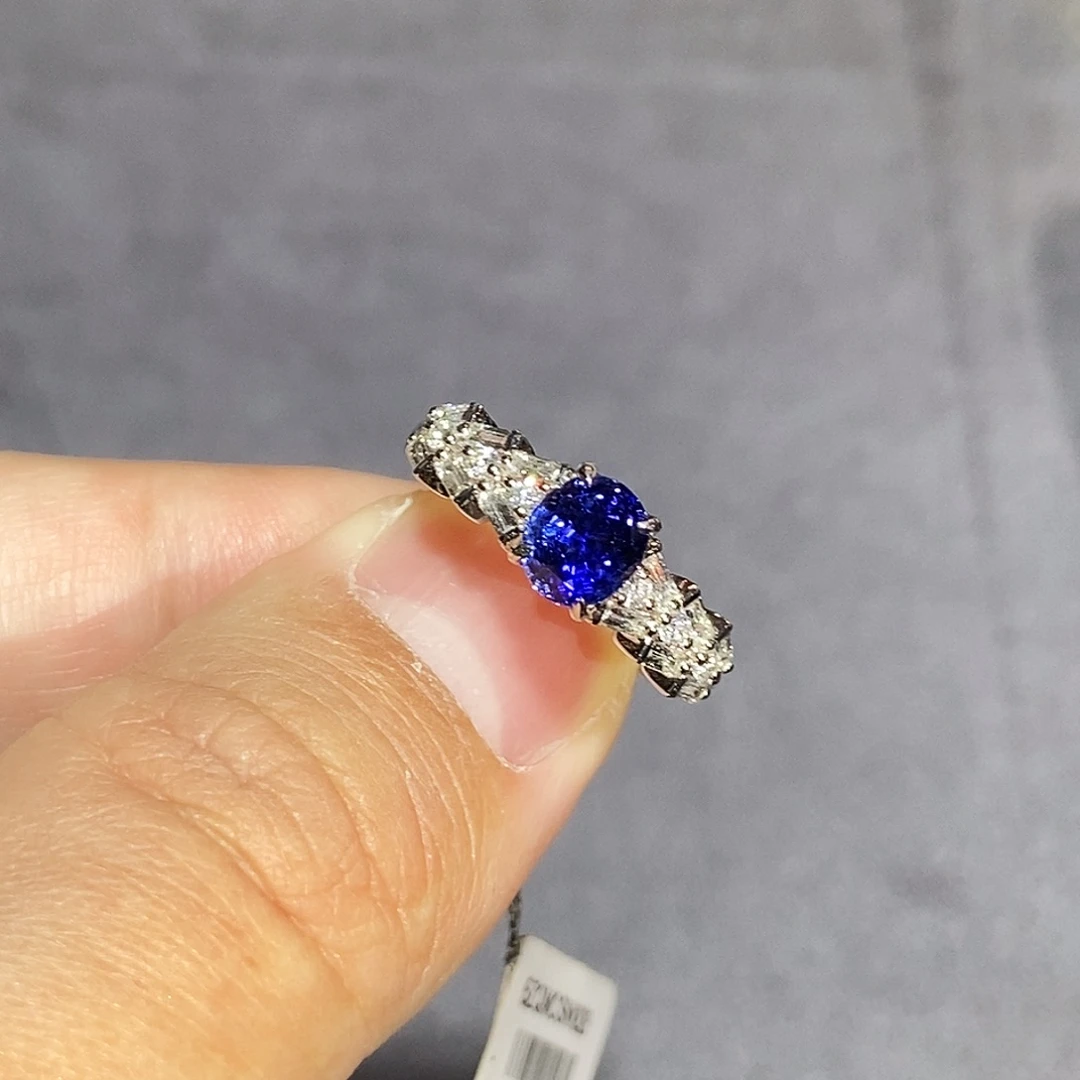 戒指蓝宝石18K金镶嵌1.55克拉