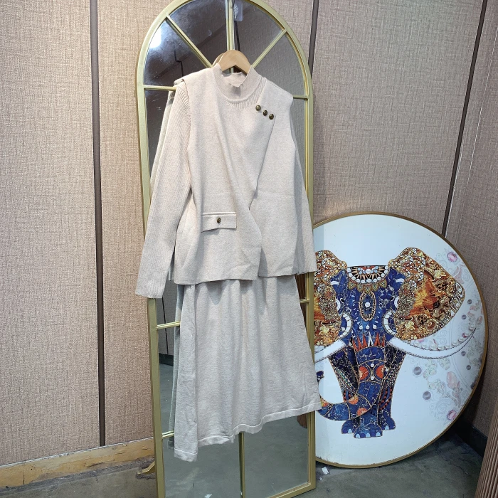 BT408孕妇杏色针织裙两件套90-140