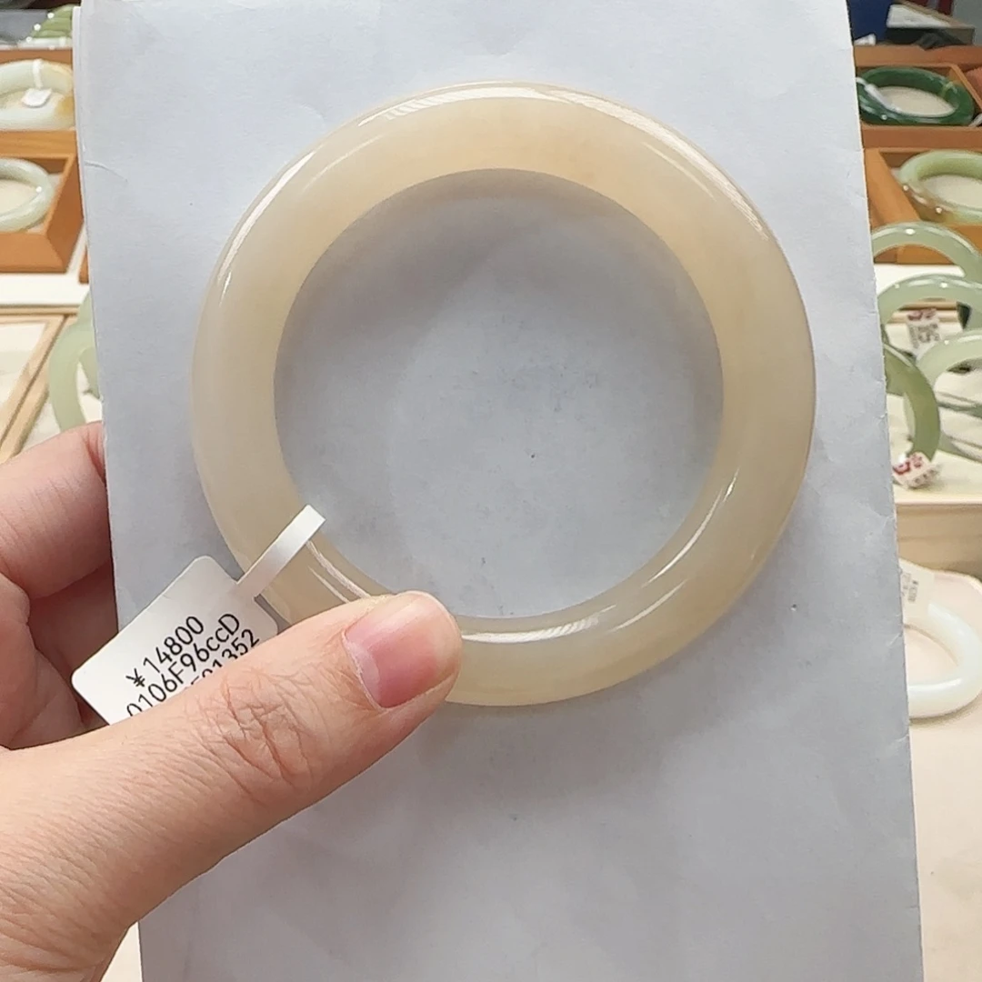 和田玉手镯未镶嵌57