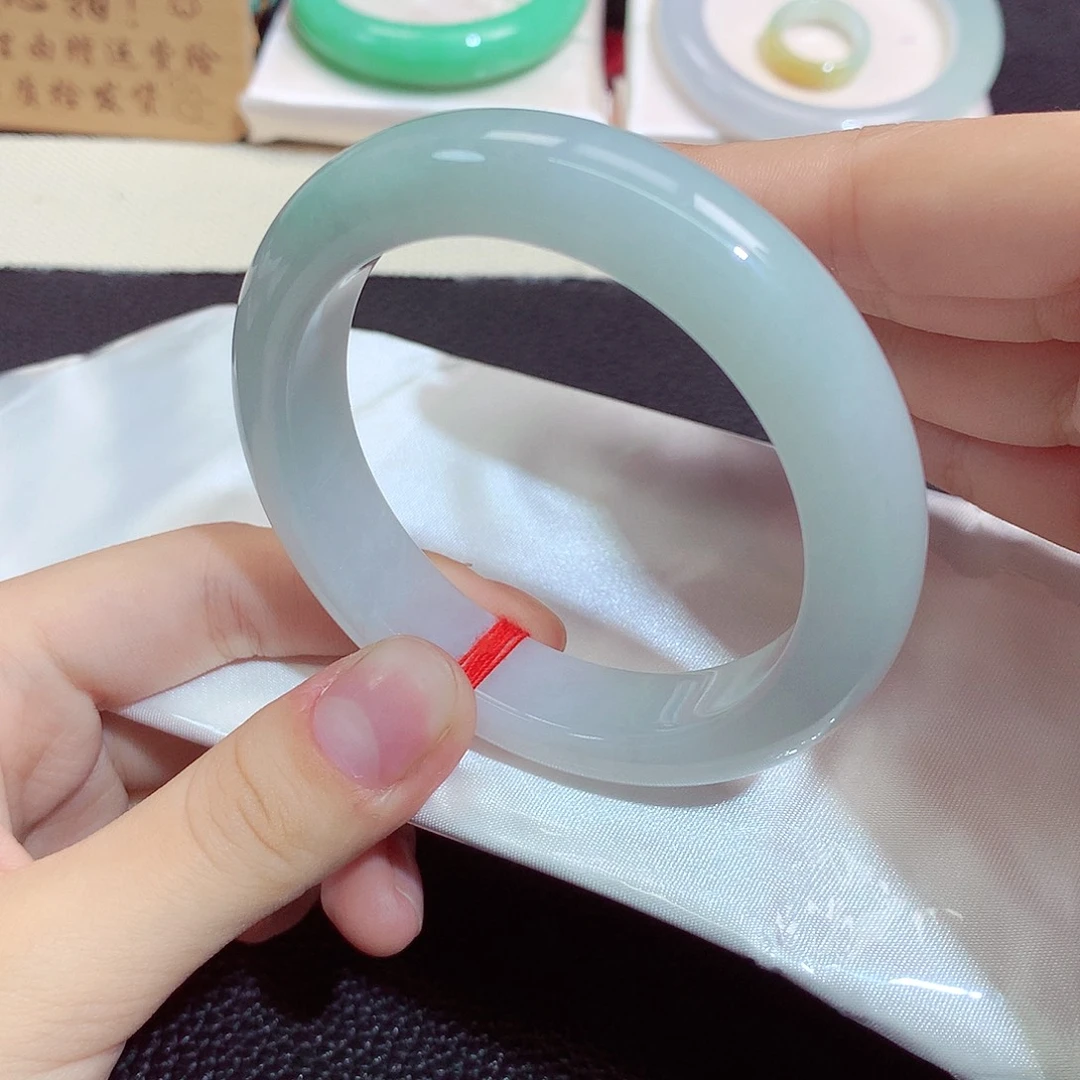 翡翠未镶嵌手镯9012