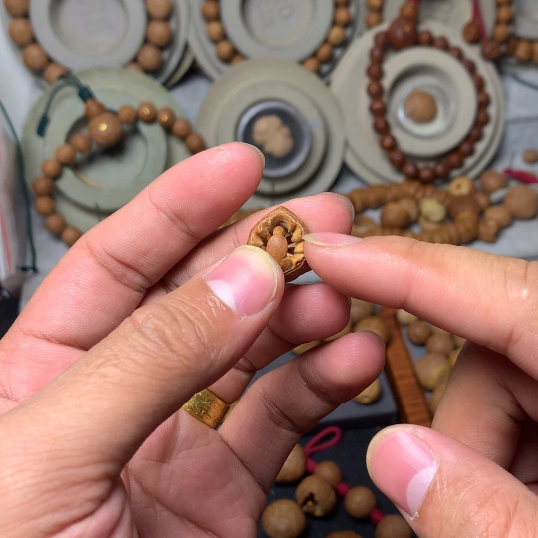 凤眼菩提吊坠*️****凤眼雕刻