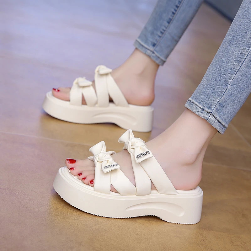 松糕厚底增高凉拖鞋女夏外穿2025新款配裙子时尚套趾水钻高跟凉鞋