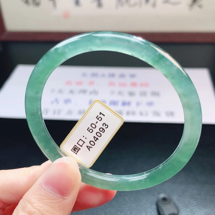 翡翠未镶嵌手镯翡翠手镯99