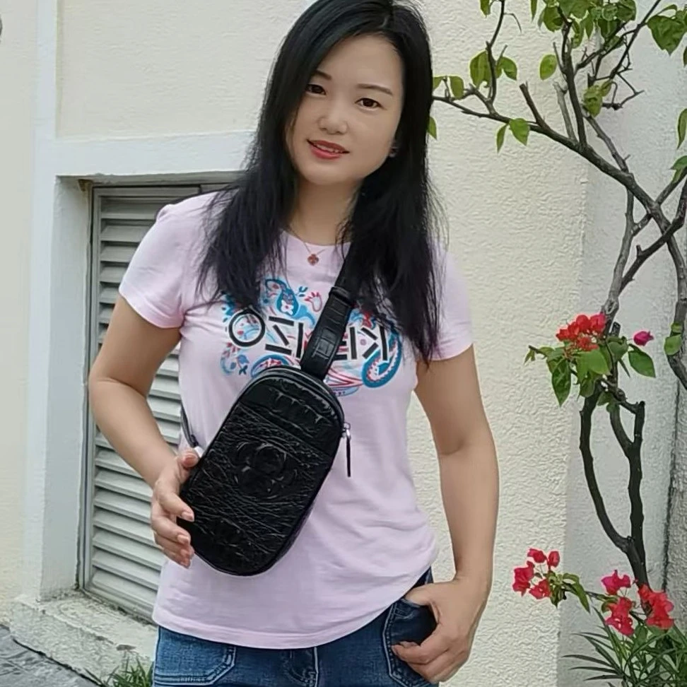 斜挎手机包 新款鳄鱼皮胸包手机包 单肩小包包 鳄鱼头骨皮斜挎包