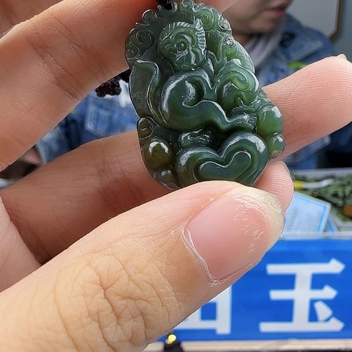 和田玉未镶嵌颈饰