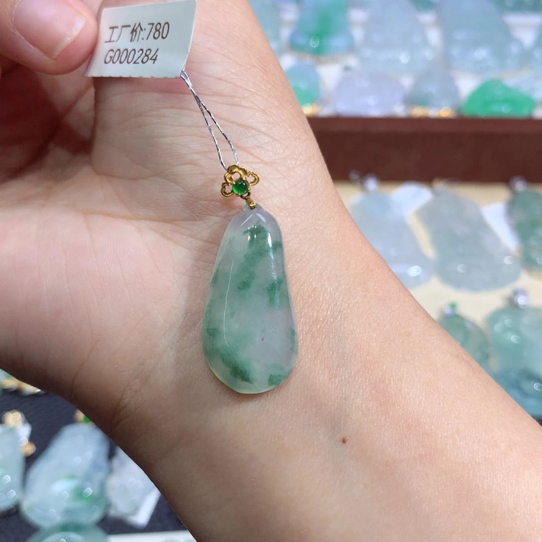 吊坠(不含链)18K金镶嵌翡翠瓜