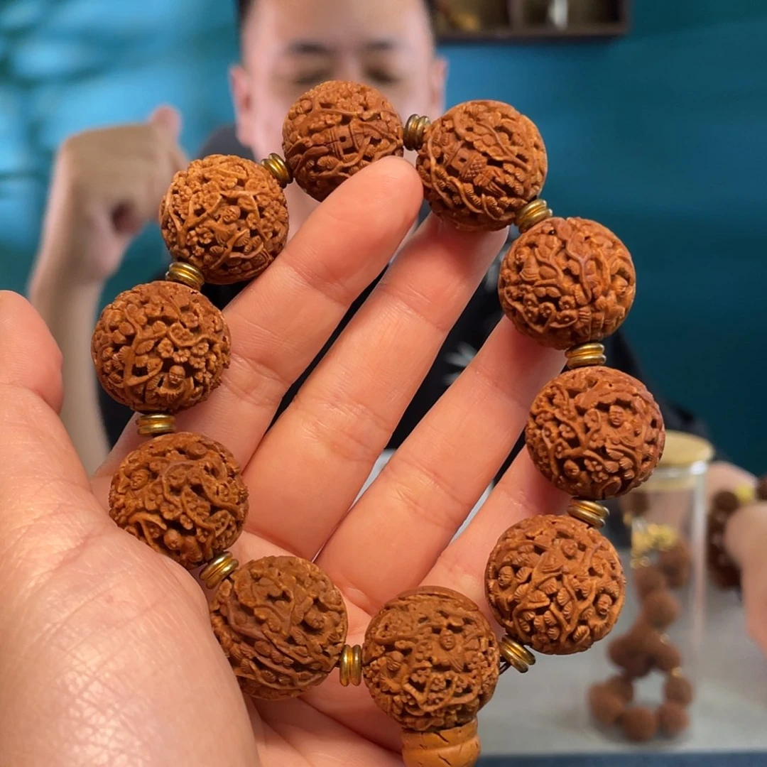 桃核精细工核雕作品