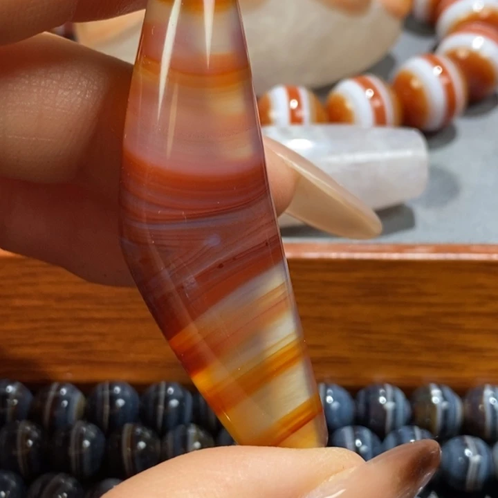 不***杆玛瑙/玉髓未镶嵌颈饰