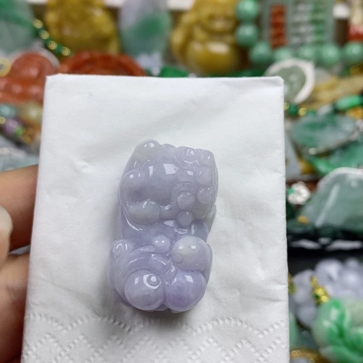 翡翠吊坠(赠链)未镶嵌