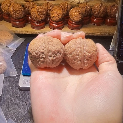 文玩核桃把件鼻烟壶带彩39+