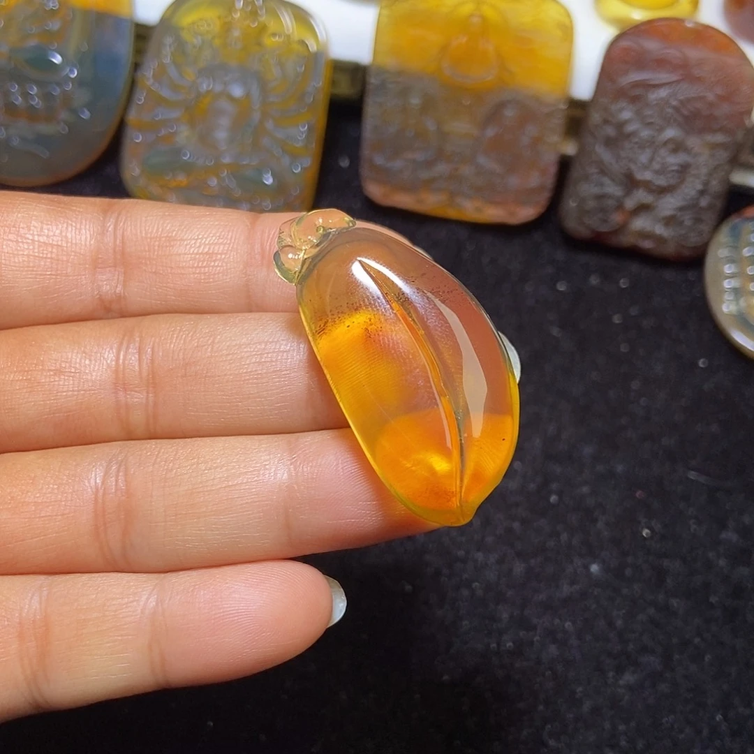 琥珀未镶嵌颈饰缅甸天然琥珀吊坠