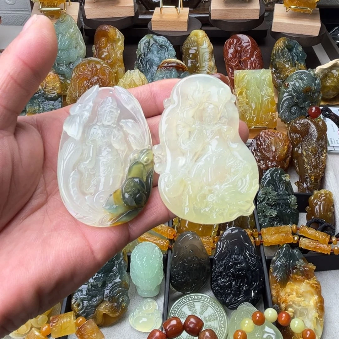 悦***旺蛇纹石玉未镶嵌颈饰