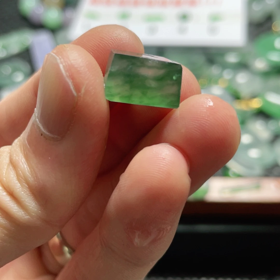 定制翡翠未镶嵌翡翠