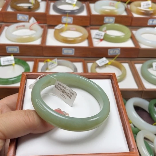 【闪购商品】和田玉手镯未镶嵌