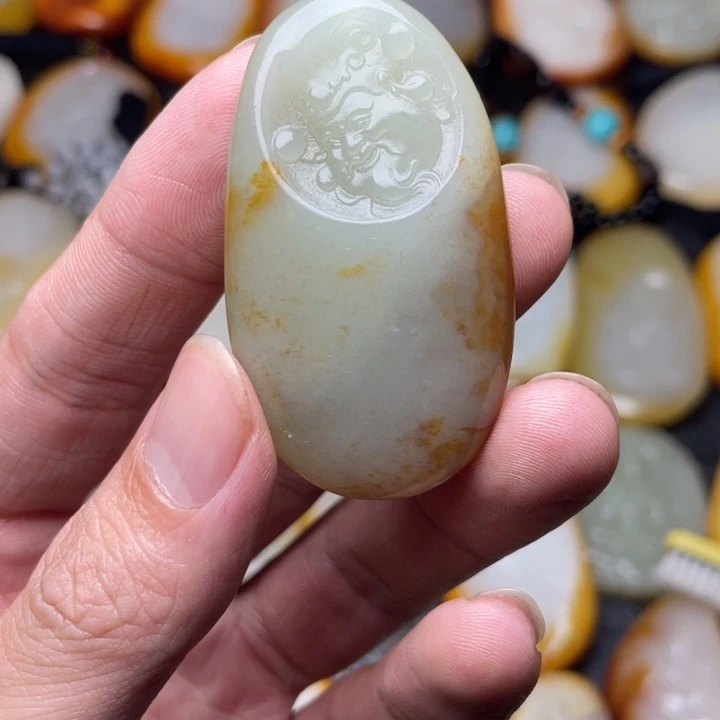 【闪购商品】颈饰未镶嵌和田玉