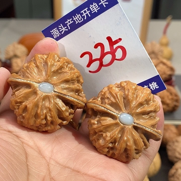 文玩核桃把件40.5银镶玉肉球宫灯335号