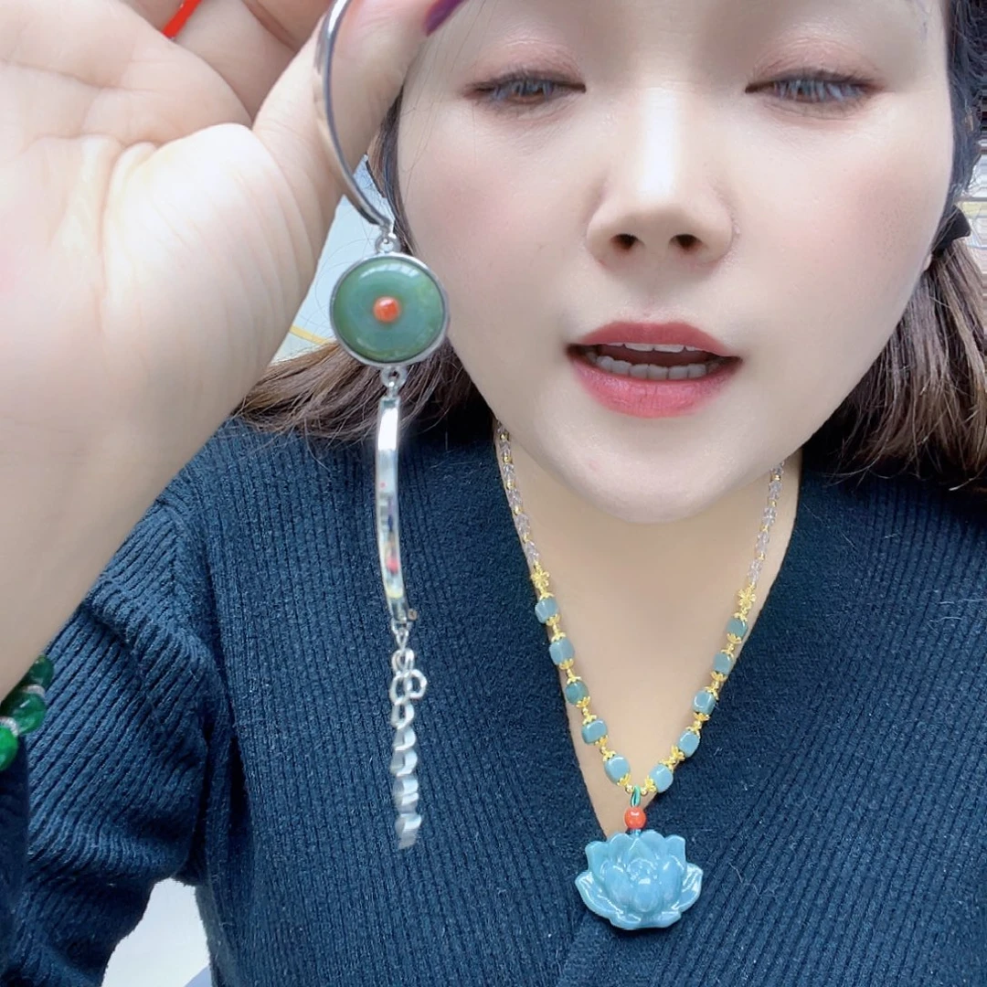 翡翠未镶嵌颈饰手链