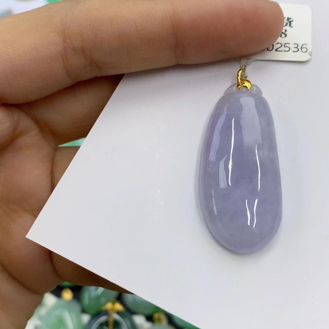 翡翠18K金镶嵌颈饰翡翠