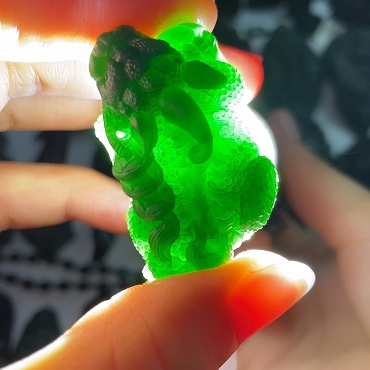 定制翡翠未镶嵌貔貅