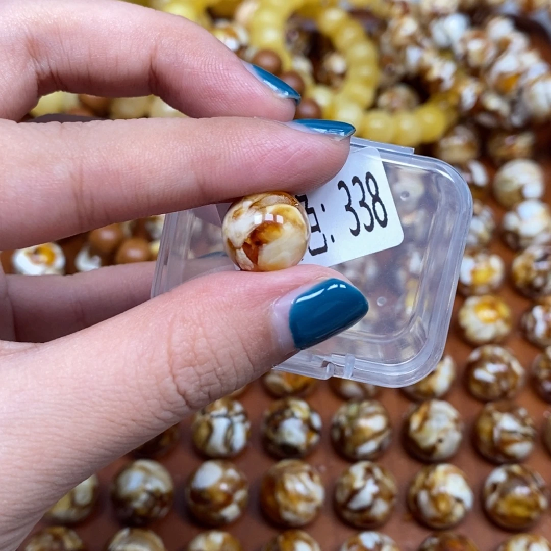 把件猴头核桃沁色蜜蜡圆珠老型338