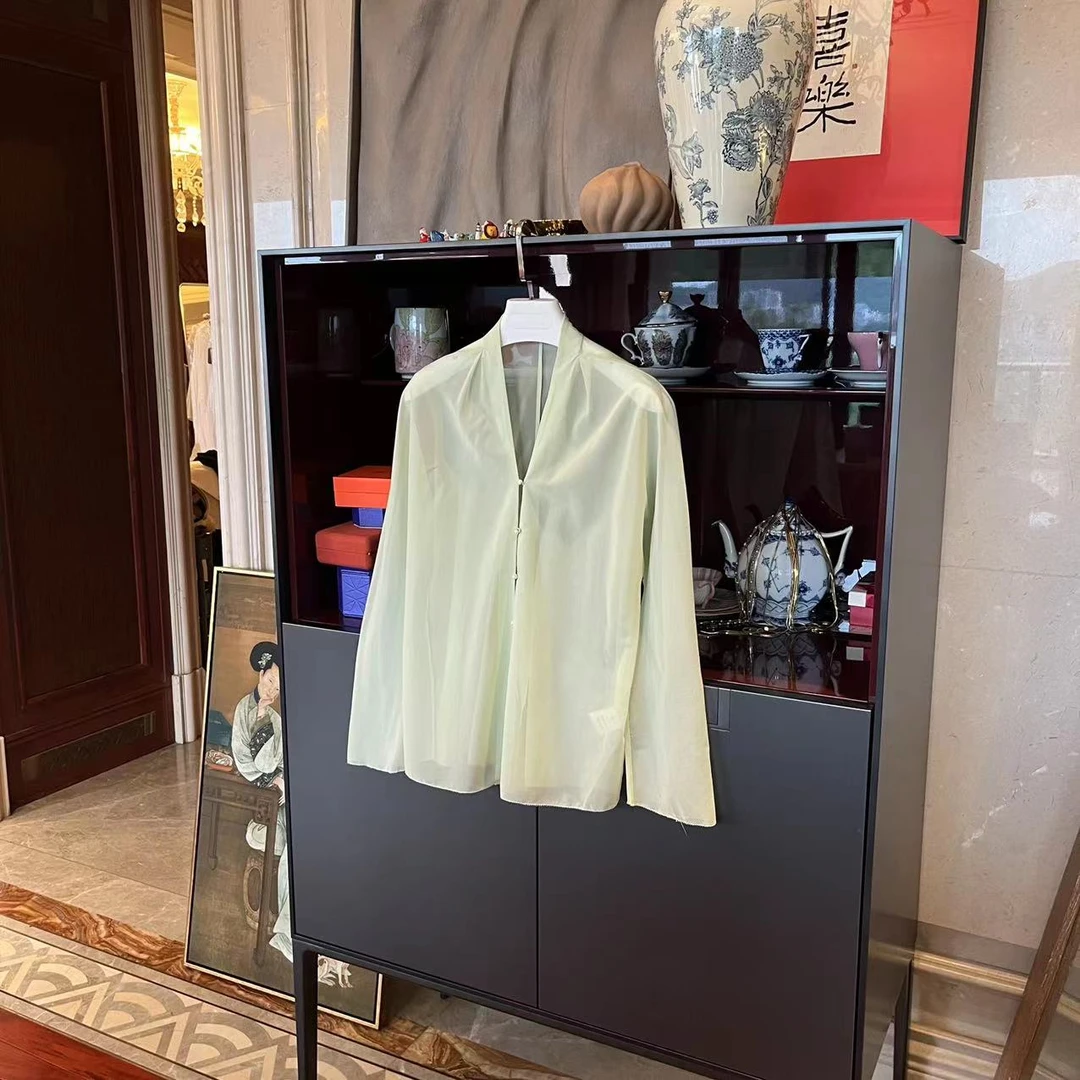MYL 桑蚕丝绿色衬衫2023夏季新品长袖V领单排扣通勤休闲上衣女