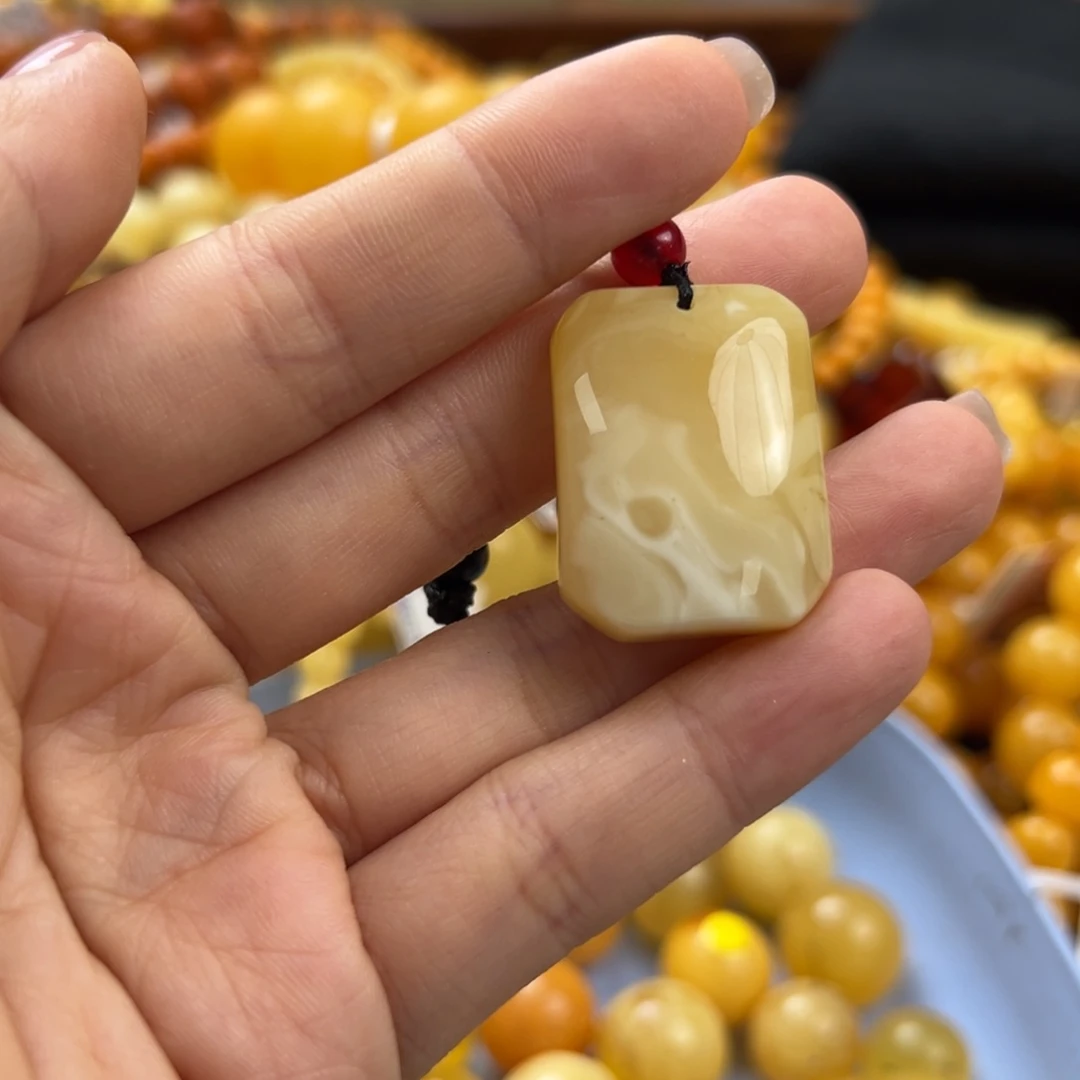 未镶嵌琥珀珠宝奇石