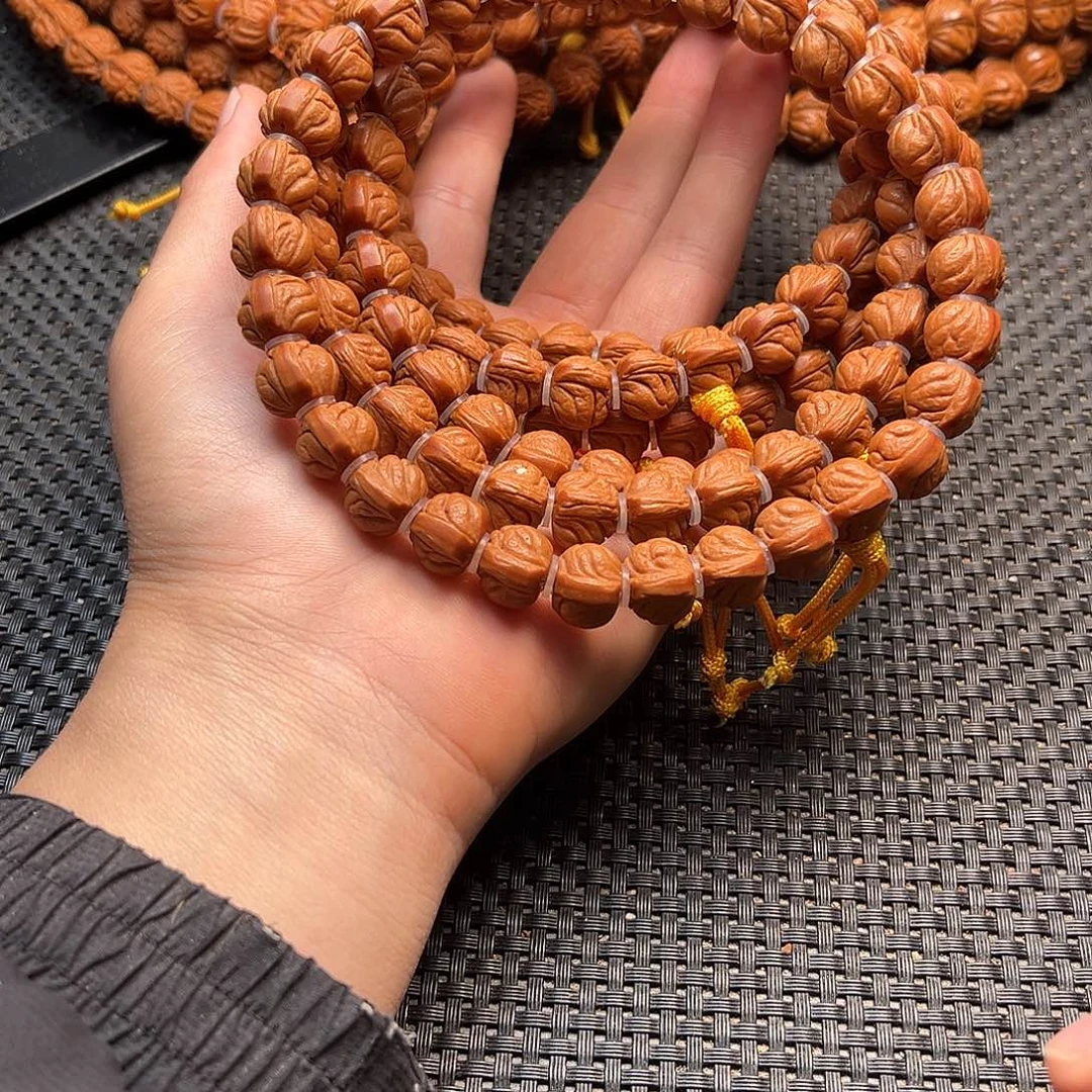 吊坠桃核小龙纹手持