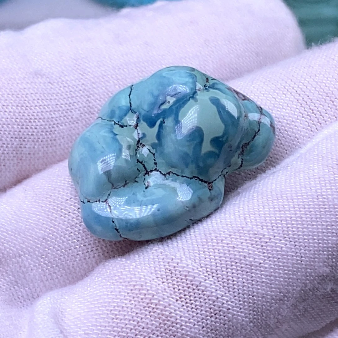 绿松石未镶嵌珠宝奇石