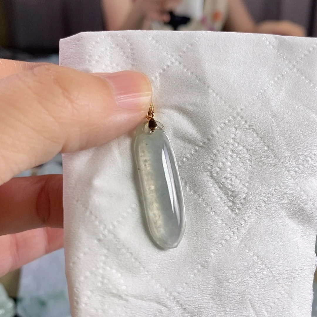 翡翠18K金镶嵌颈饰吊坠