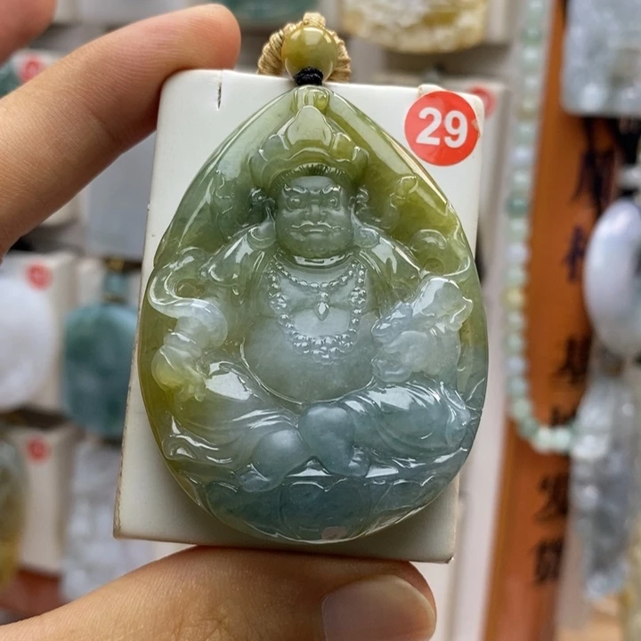 翡翠未镶嵌颈饰天****雨每天
