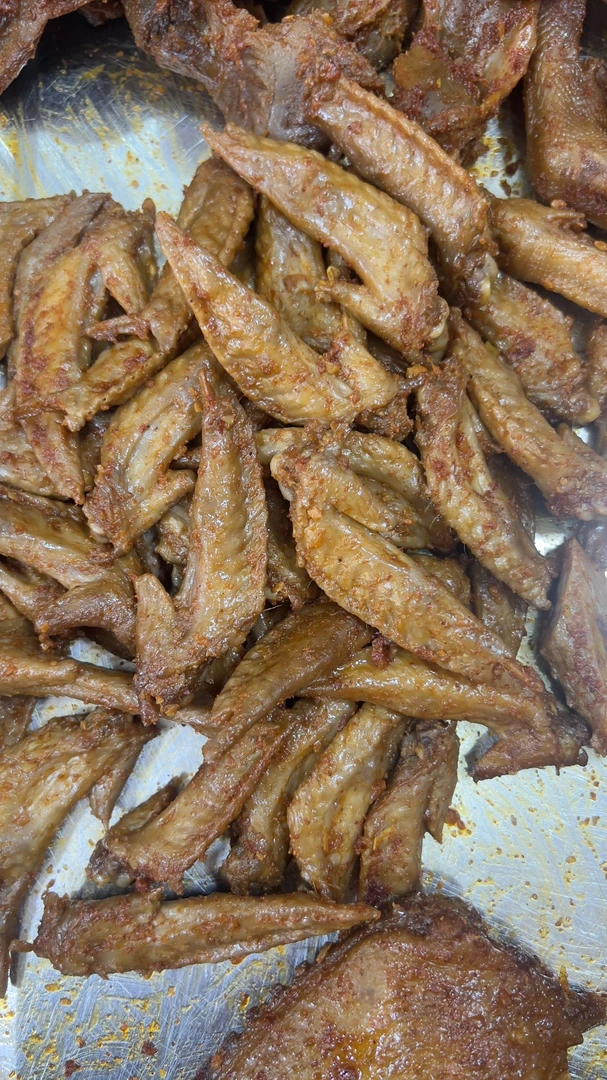 五香味熟熏翅尖熏酱香辣翅尖卤味鸡翅膀美味可口鸡翅尖鸡尖