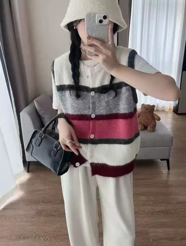 179-圆领单排扣条纹针织马甲女