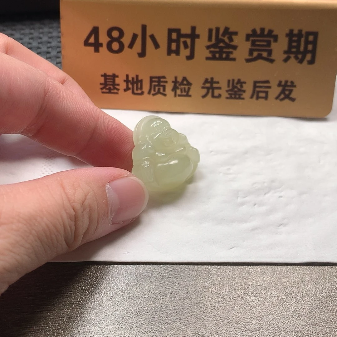 颈饰未镶嵌和田玉佛