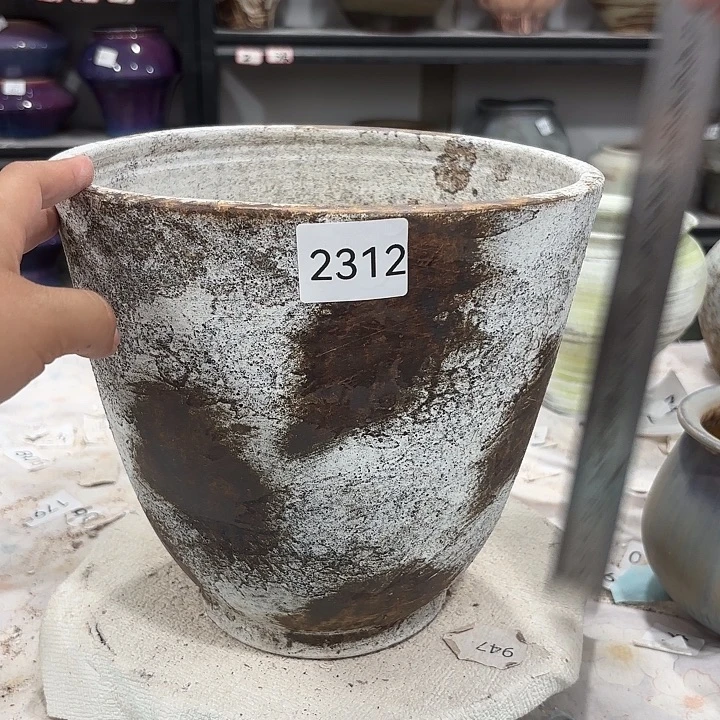 摆件高22，口22，瑕疵处理有孔2312