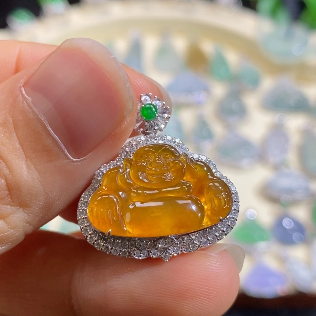 翡翠18K金镶嵌颈饰