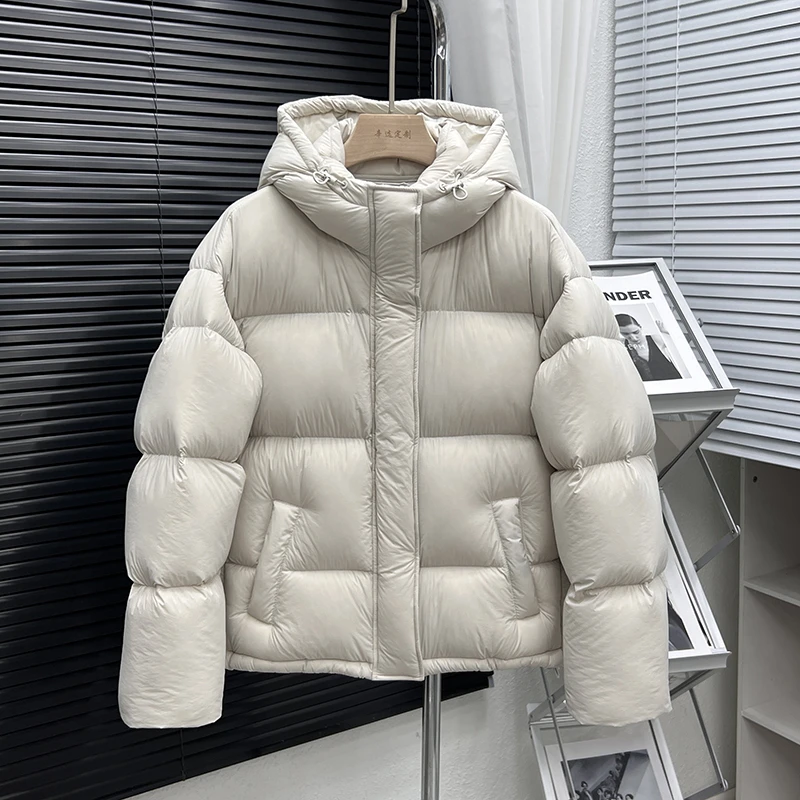 云朵泡芙羽绒服女2024新款短款连帽90白鸭绒面包服轻奢外套18