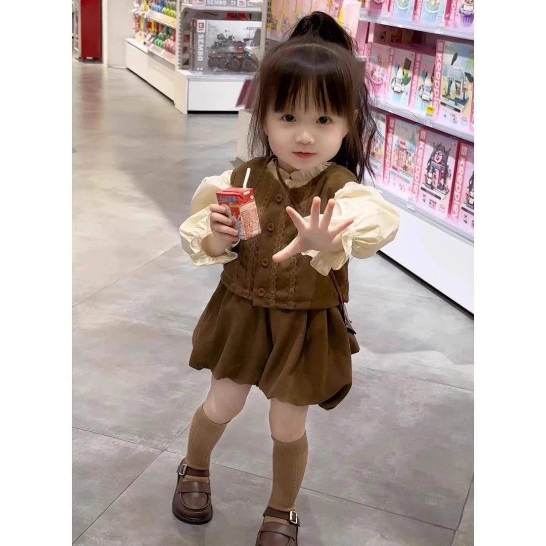 女童春秋季套装新款儿童女宝宝韩版泡泡袖衬衫马甲短裤三件套