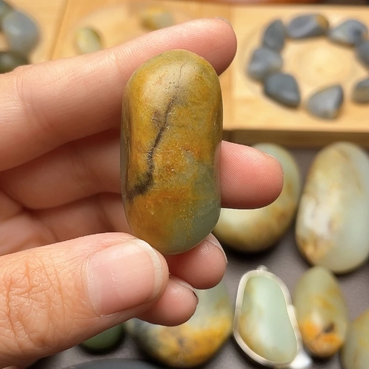 颈饰未镶嵌和田玉3