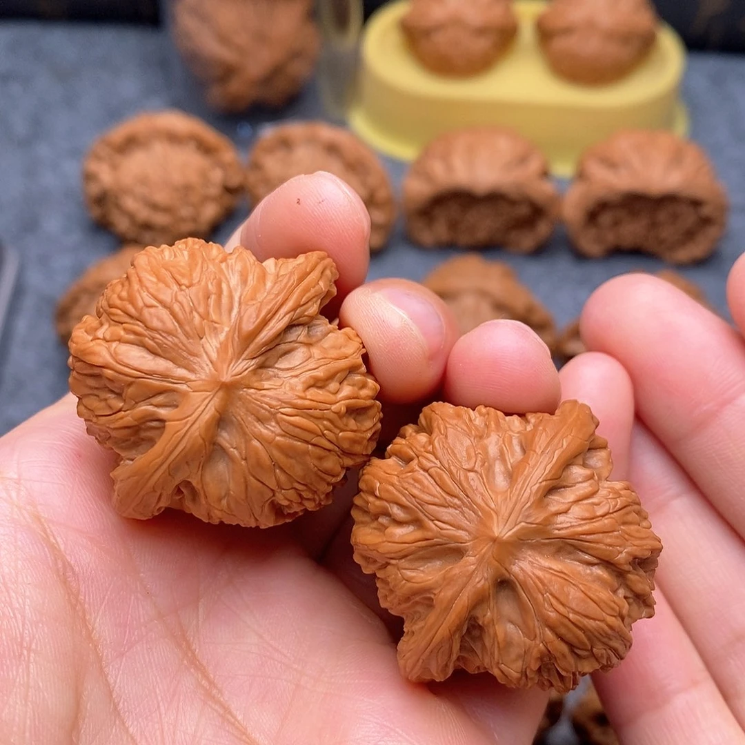 文玩核桃把件山地磨盘37红皮