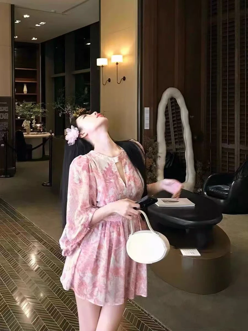 6646夏季新款法式高级感气质时尚设计感绝美灯笼袖显瘦收腰连衣裙