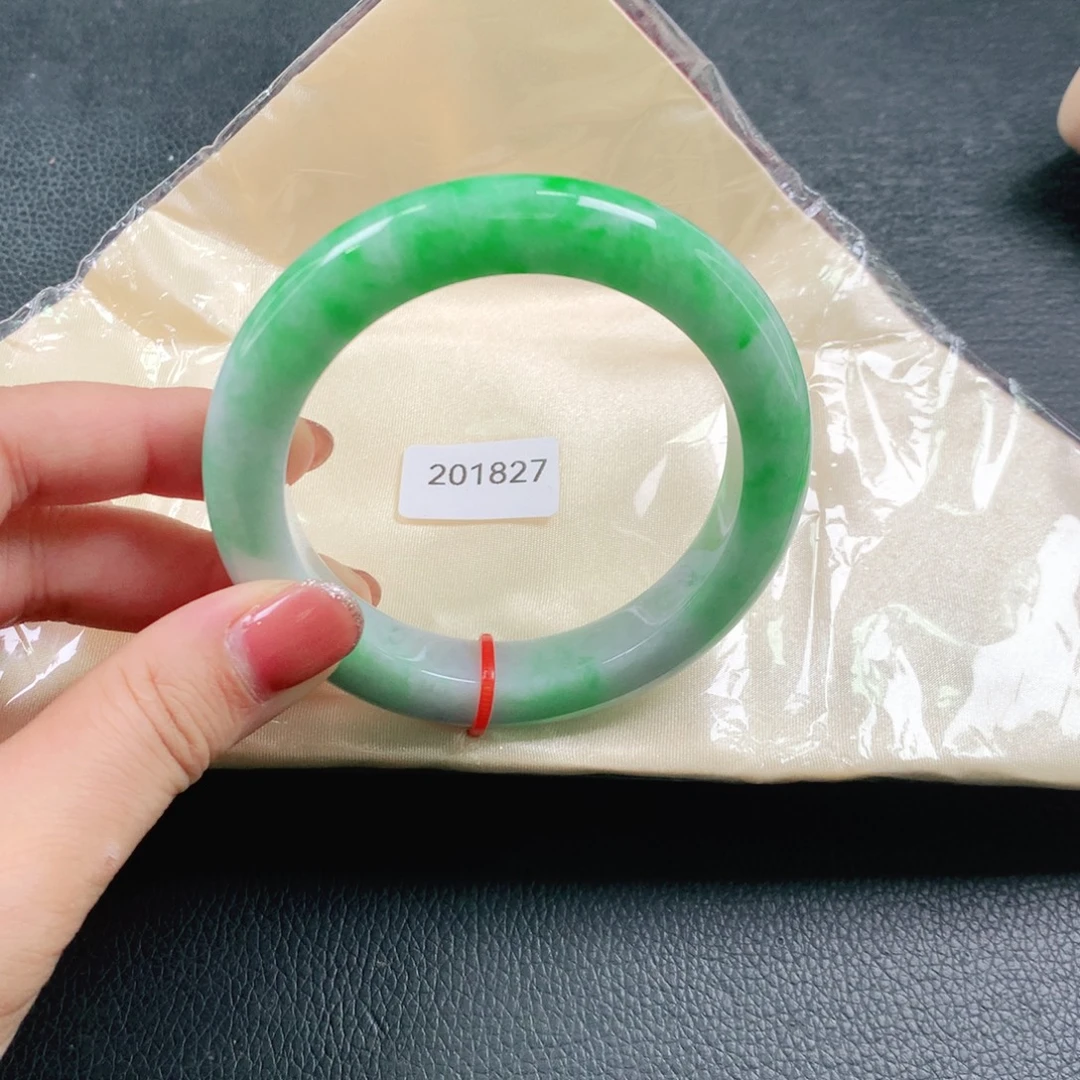 翡翠未镶嵌手镯03