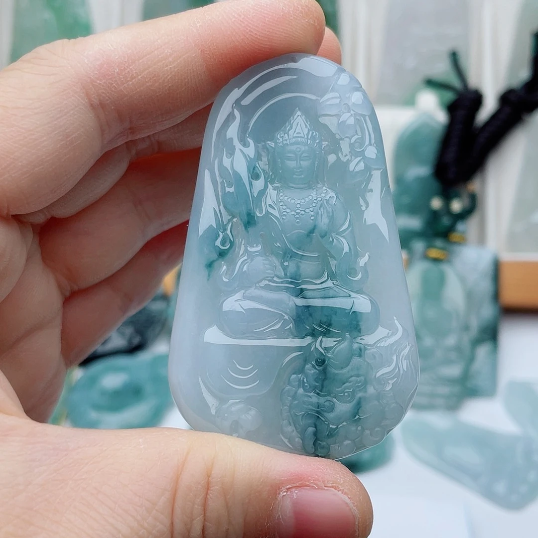 浅***忆翡翠未镶嵌颈饰文殊菩萨