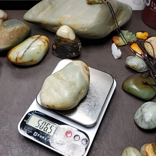 和田玉（糖玉）未镶嵌挂件