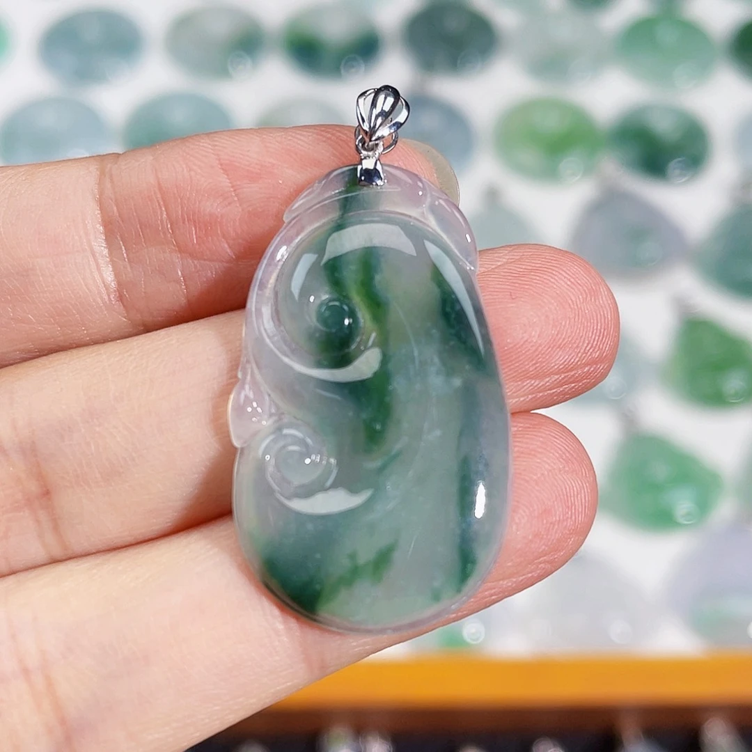 颈饰18K金镶嵌翡翠吊坠