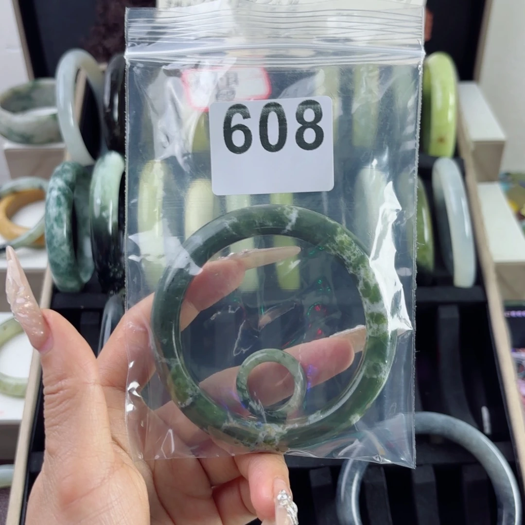 蛇纹石玉未镶嵌手镯瑶