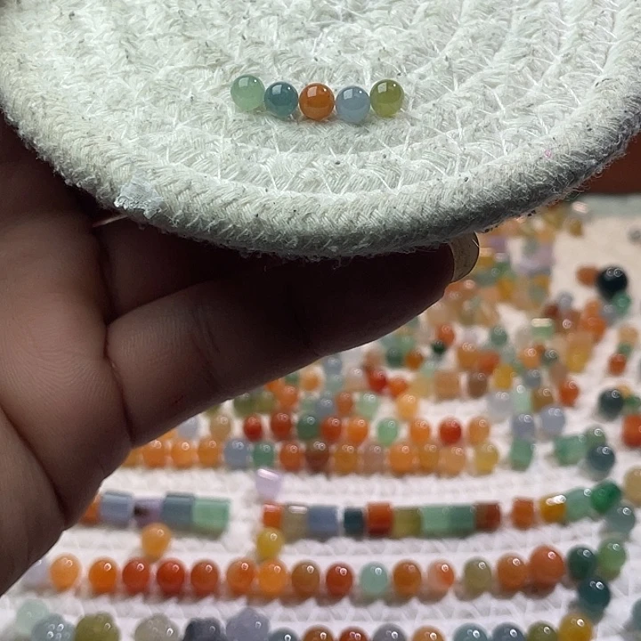 翡翠散珠未镶嵌定制翡翠卡5+，一组