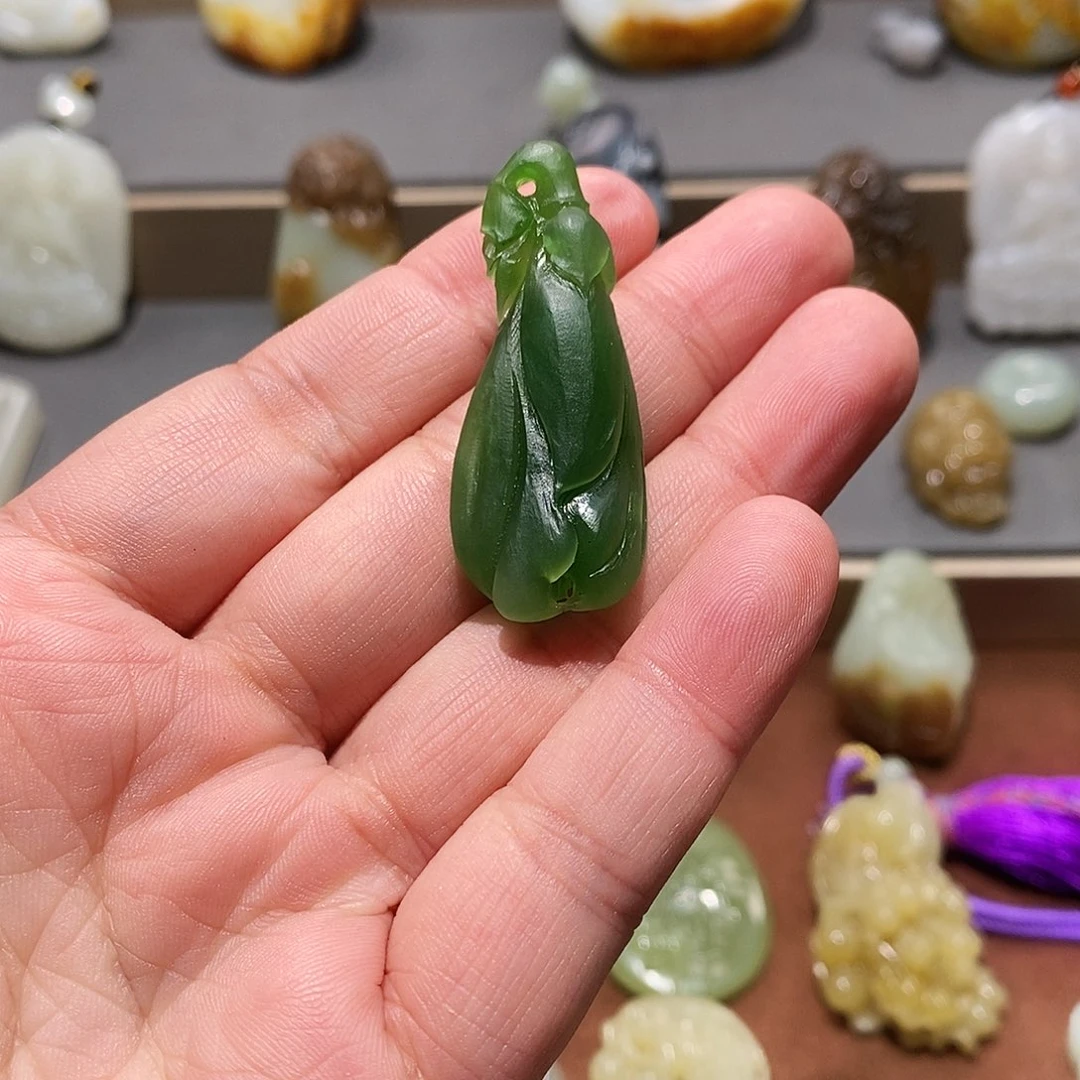 和田玉颈饰未镶嵌抛光发货