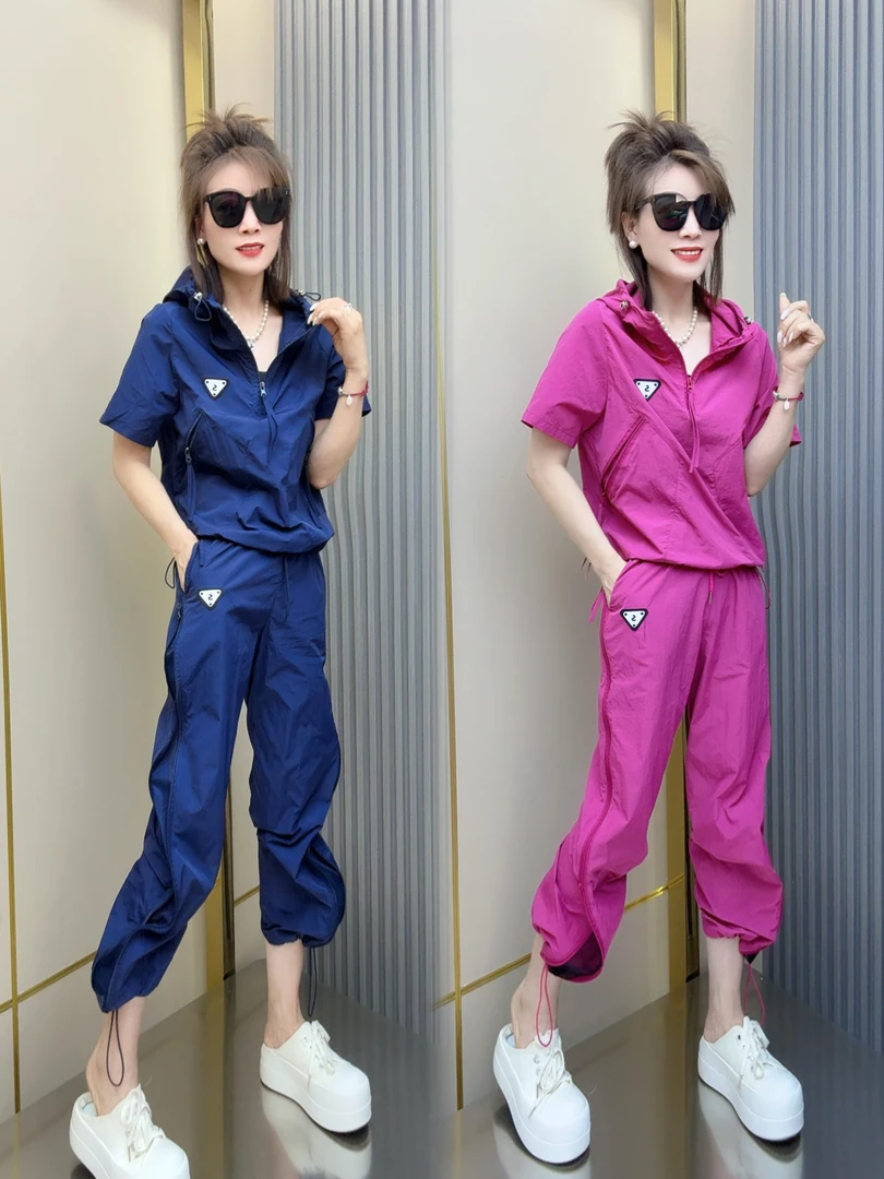 小个子连帽短袖速干九分裤两件套